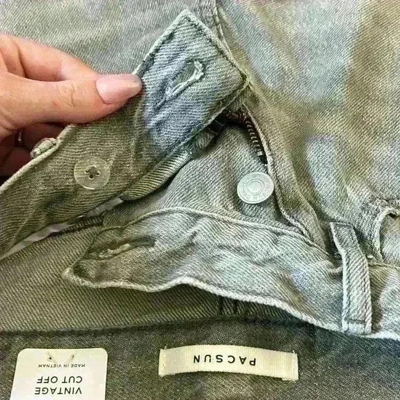 NWT Pacsun‎ gray vintage cut off jean shorts - Picture 3 of 3